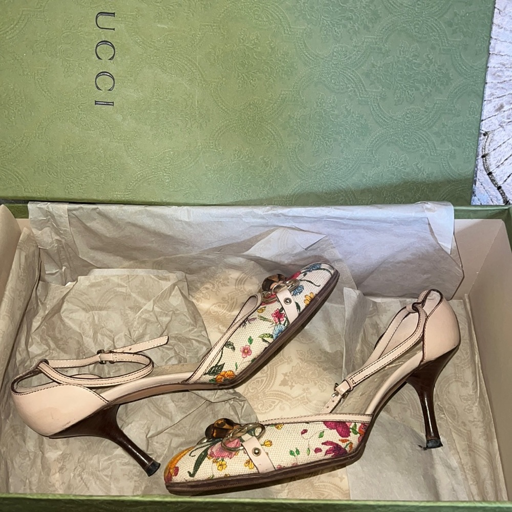 Authentic Gucci pump shoes